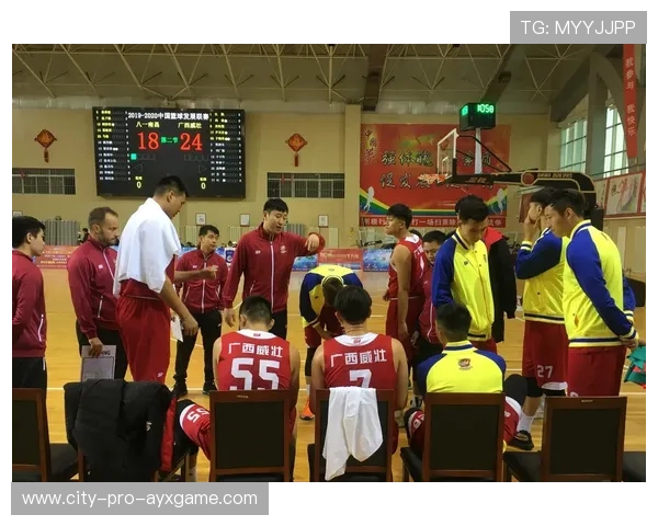 球员退役转型路径多元：教练与解说并行